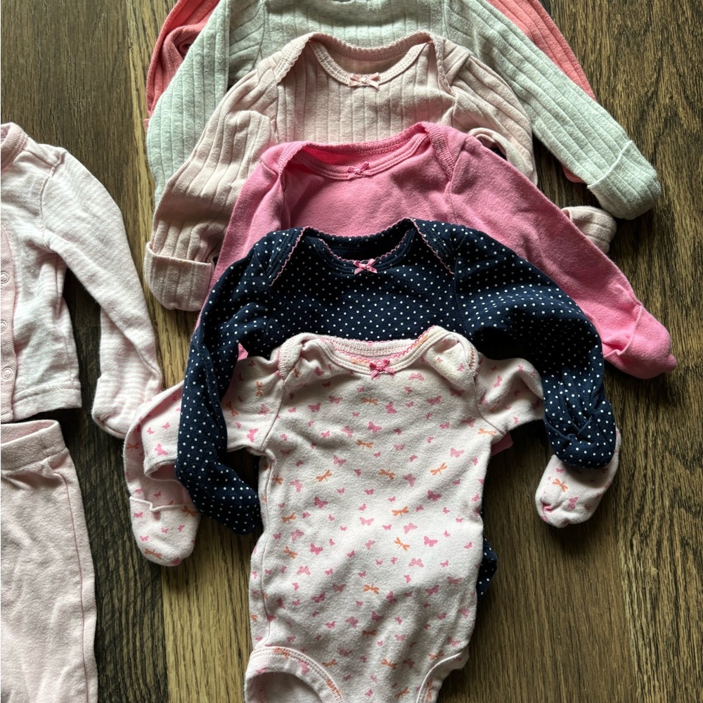 Assorted Baby Clothing Set - Picture 2 of 11